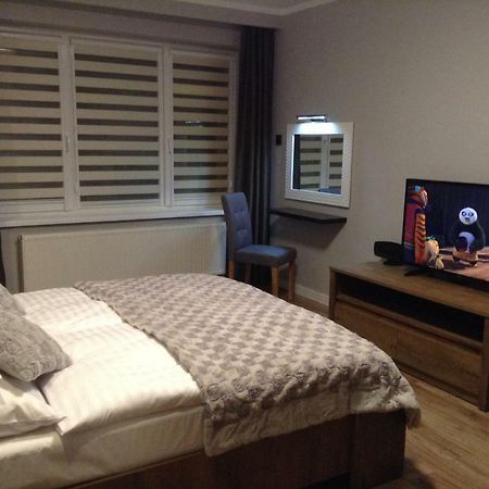 Apartament Studencka เยเลเนียกูรา ภายนอก รูปภาพ