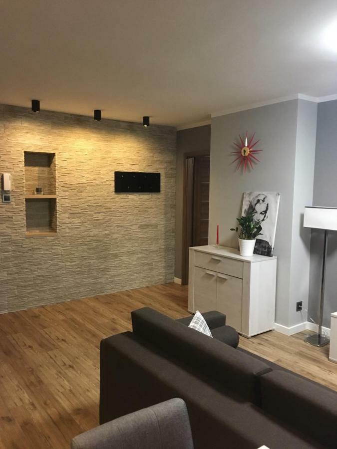 Apartament Studencka เยเลเนียกูรา ภายนอก รูปภาพ