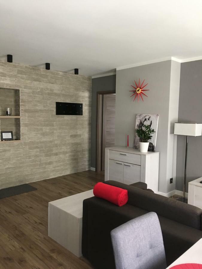 Apartament Studencka เยเลเนียกูรา ภายนอก รูปภาพ