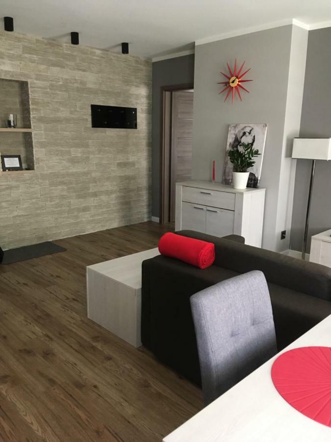 Apartament Studencka เยเลเนียกูรา ภายนอก รูปภาพ